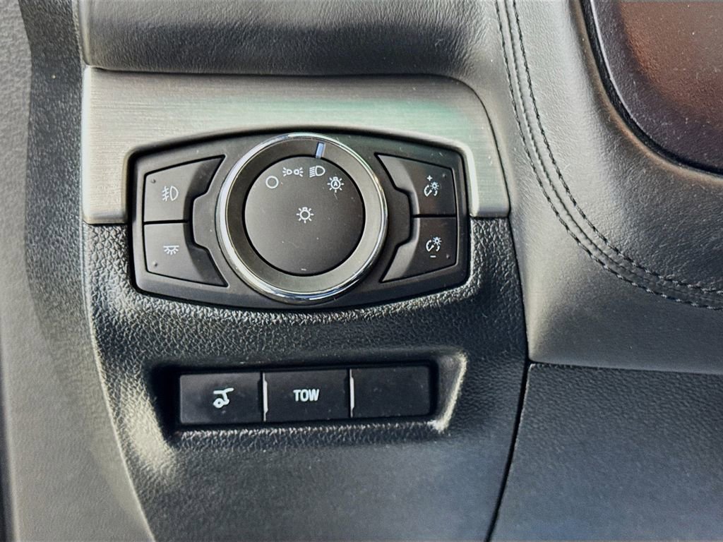 Used 2016 Ford Explorer Platinum AWD/4WD image 11
