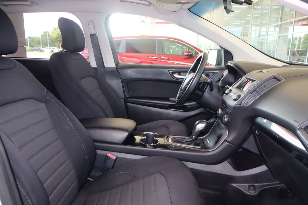 Used 2016 Ford Edge SE FWD image 39