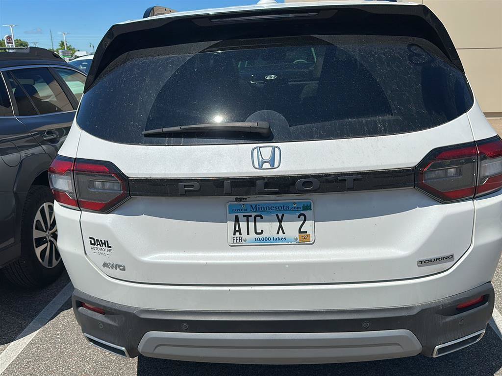 Used 2024 Honda Pilot Touring image 9