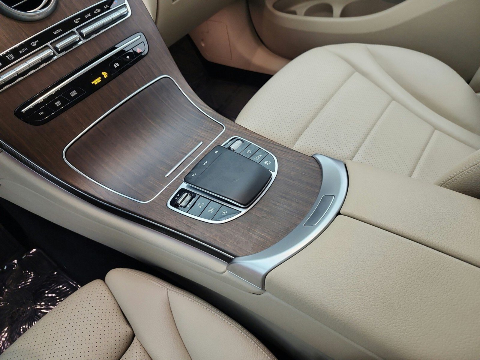 Certified 2022 Mercedes-Benz GLC 300 image 11