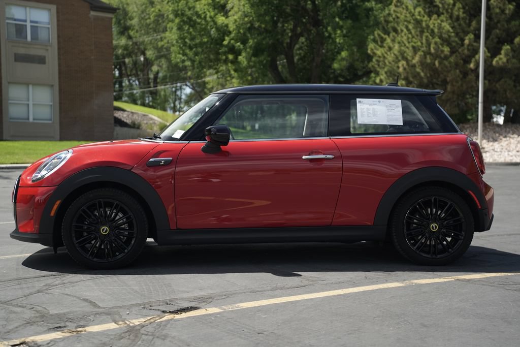 Certified 2024 MINI Cooper SE w/ Signature Upholstery Package FWD image 2