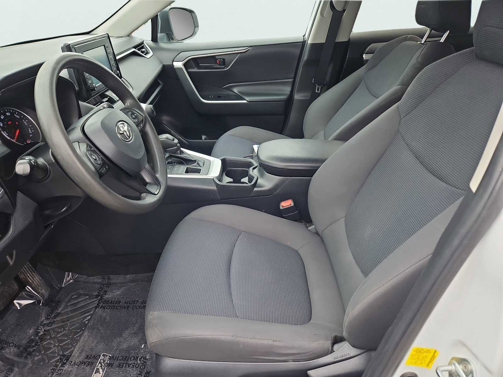 Used 2019 Toyota RAV4 LE w/ Carpet Mat Package AWD/4WD image 25