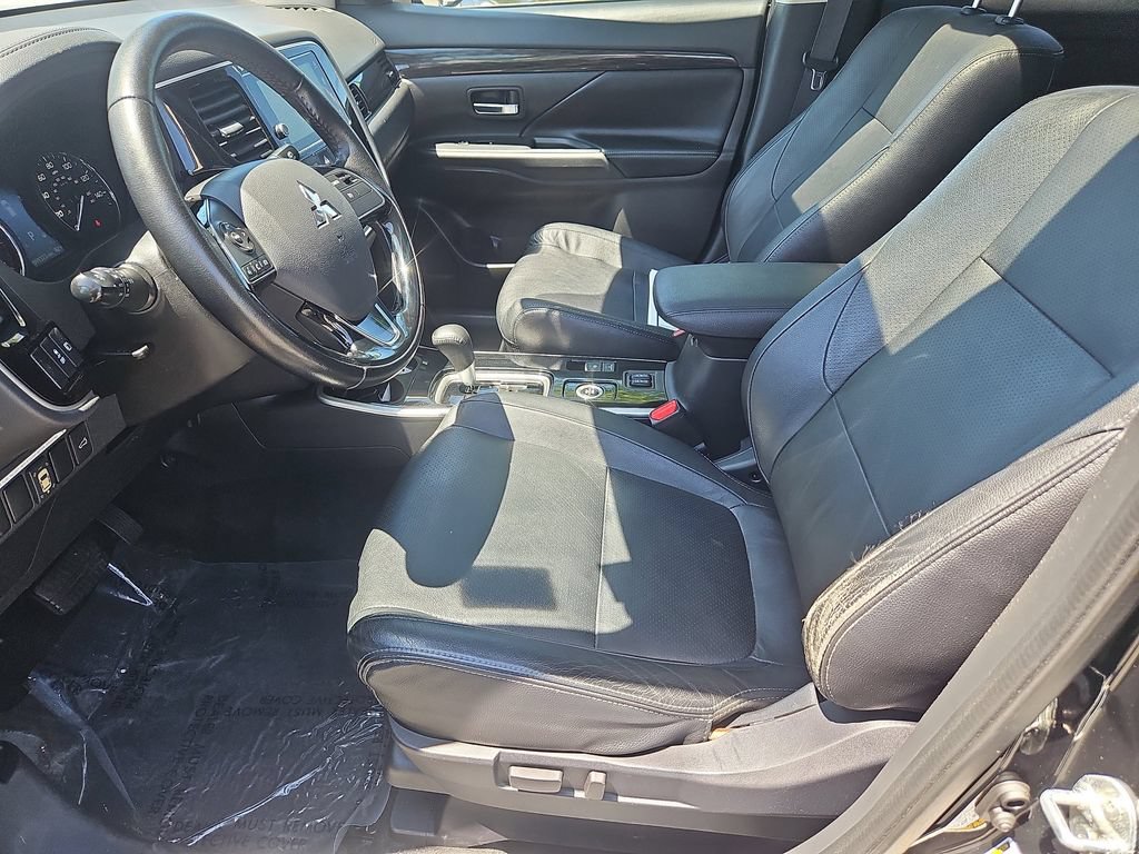 Used 2017 Mitsubishi Outlander SEL AWD/4WD image 29