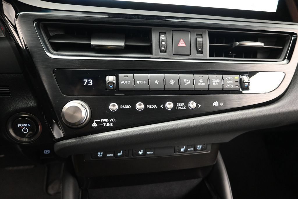 Used 2025 Lexus ES 300h w/ Premium Package FWD image 16