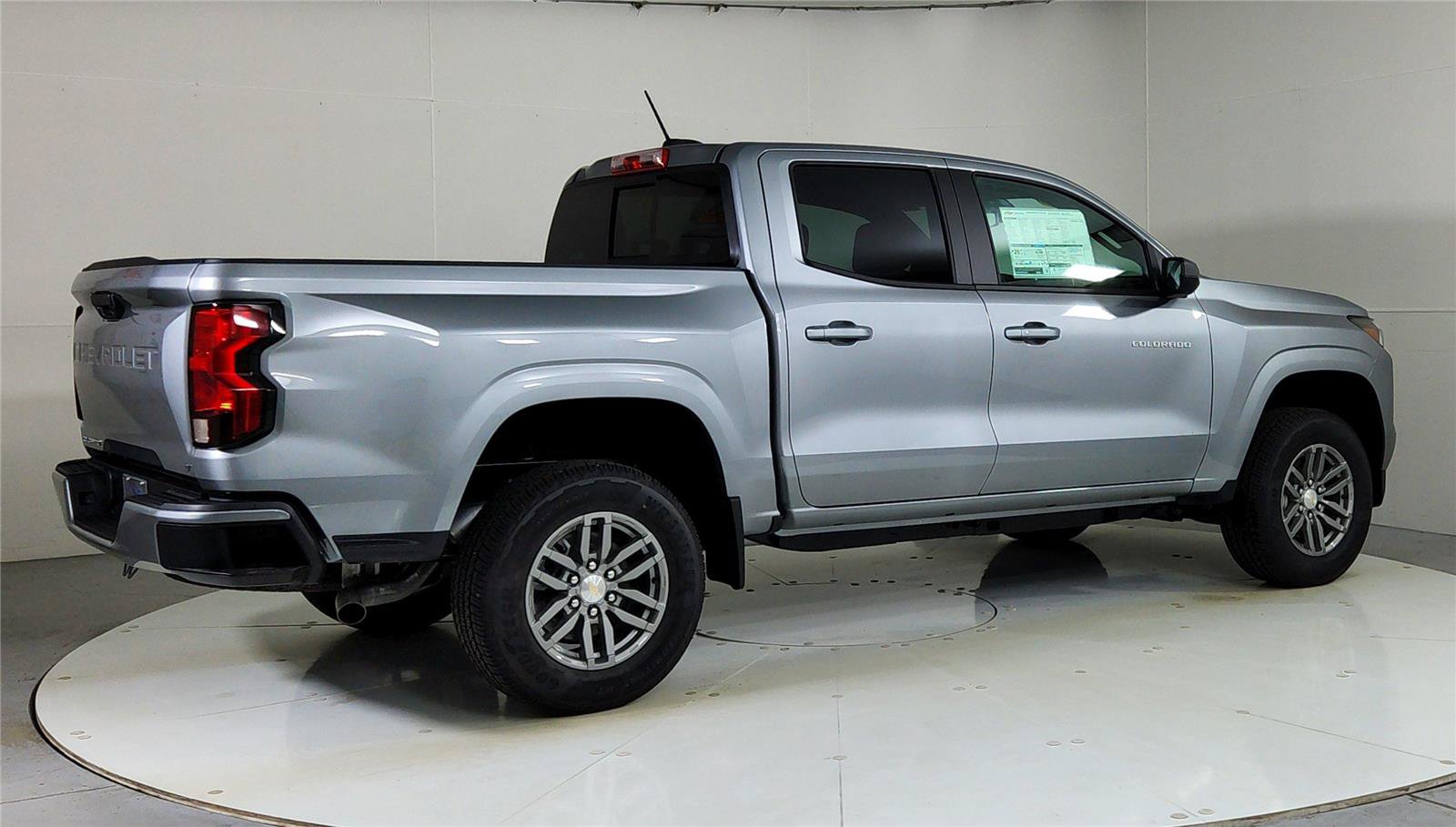 Used 2023 Chevrolet Colorado LT w/ LT Convenience Package II RWD image 3