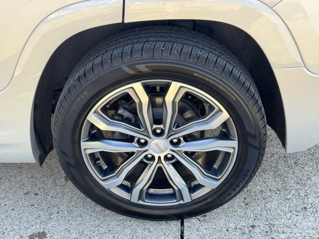 Used 2018 GMC Terrain Denali w/ Advanced Safety Package image 25