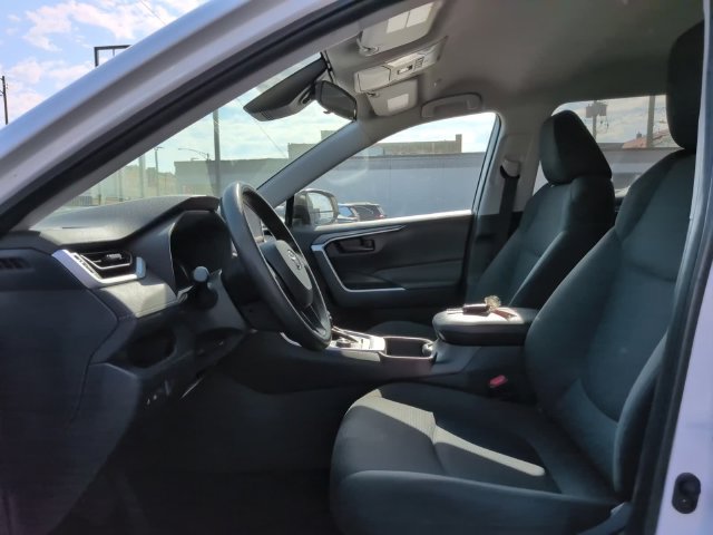 Used 2025 Toyota RAV4 LE AWD/4WD image 13