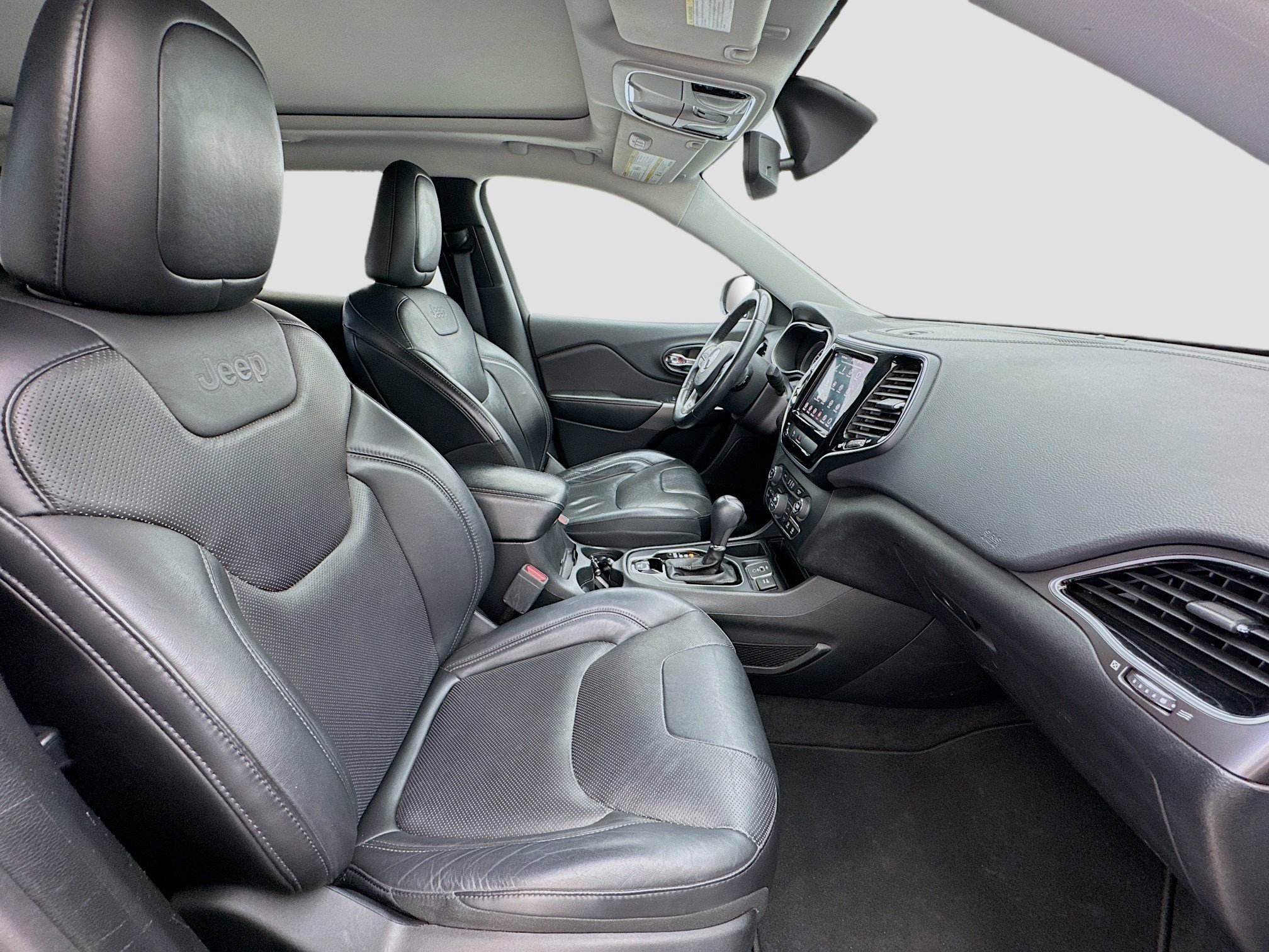 Used 2019 Jeep Cherokee Limited image 20