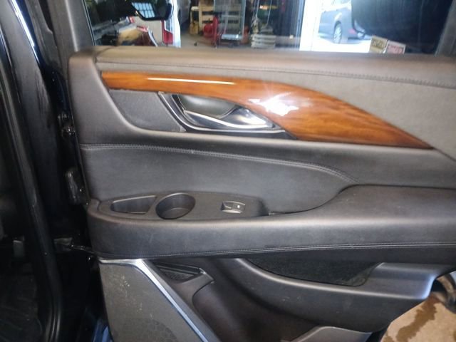 Used 2019 Cadillac Escalade Luxury image 52