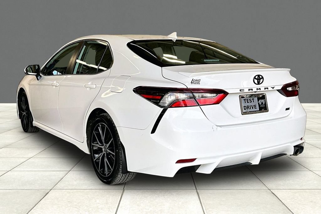 Used 2023 Toyota Camry SE FWD image 11