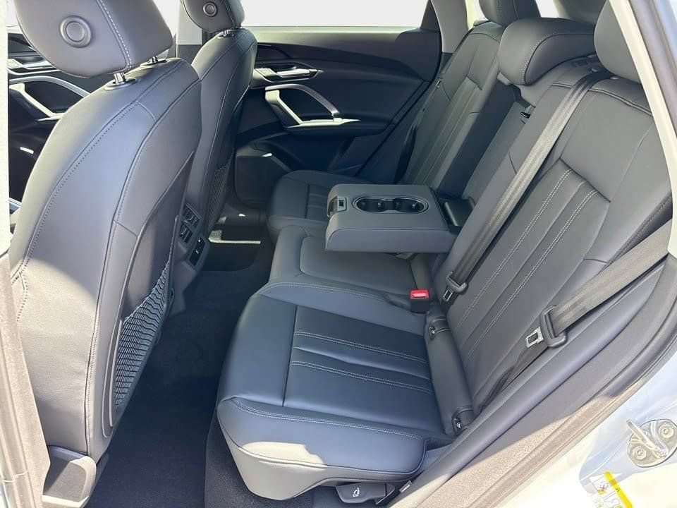 Certified 2025 Audi Q5 Premium w/ Convenience Package AWD/4WD image 12