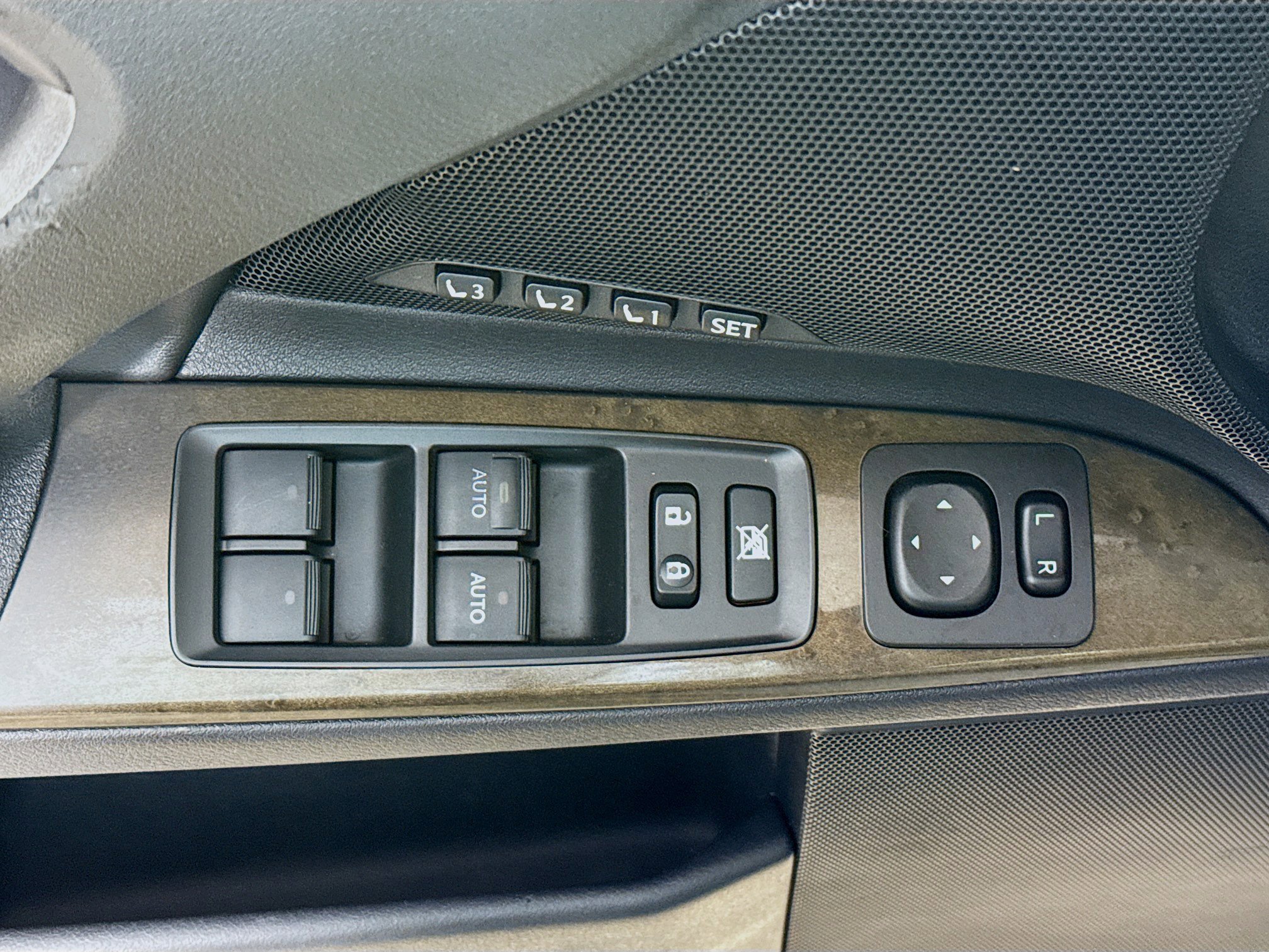 Used 2011 Lexus IS 250C w/ Luxury Pkg image 19