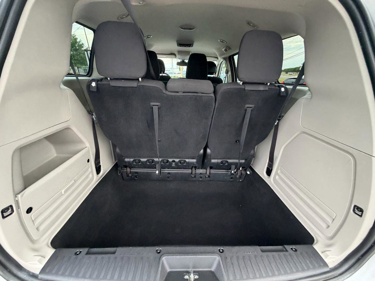 Used 2020 Dodge Grand Caravan SE FWD image 35