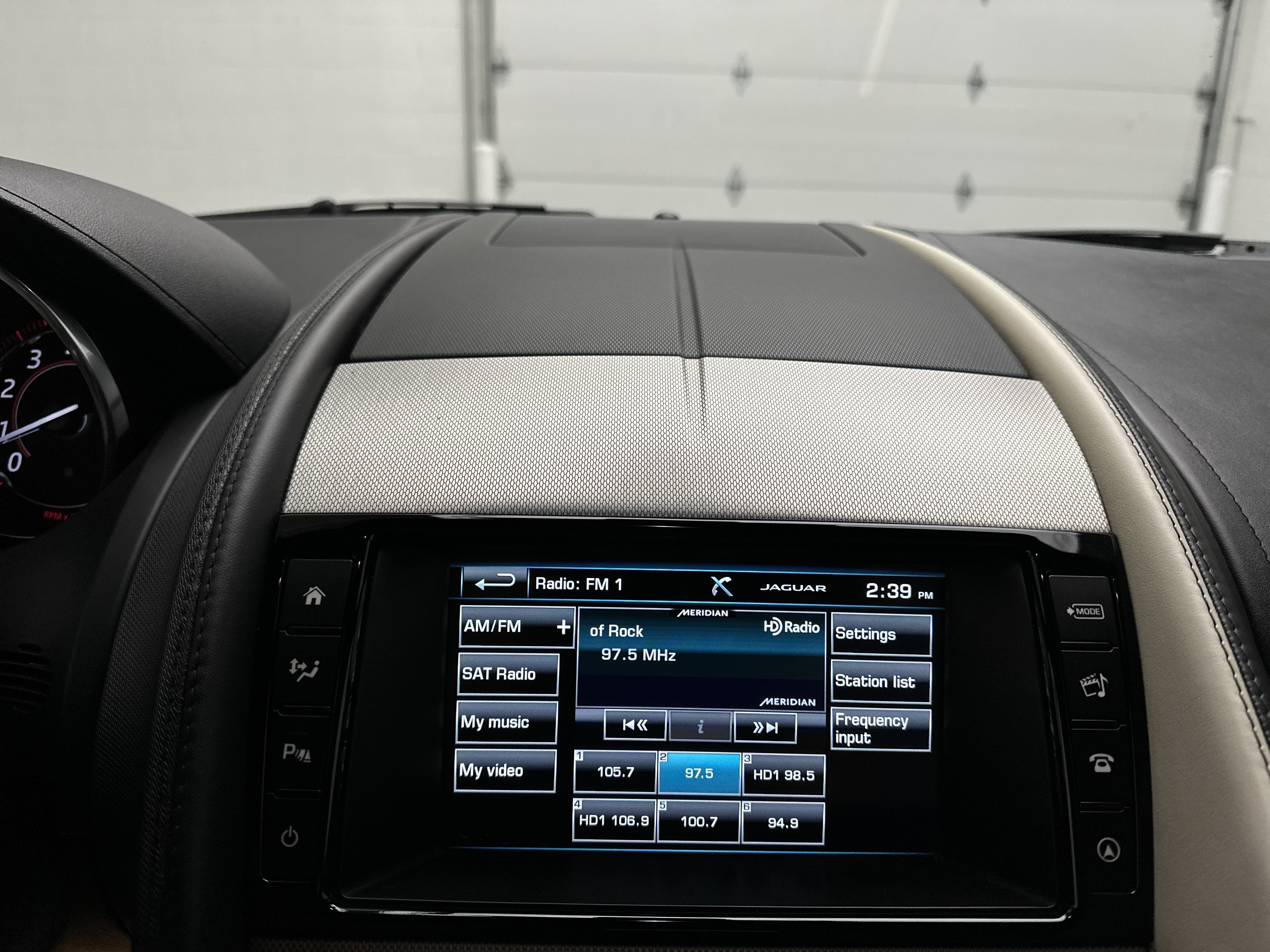 Used 2016 Jaguar F-TYPE Convertible RWD image 27