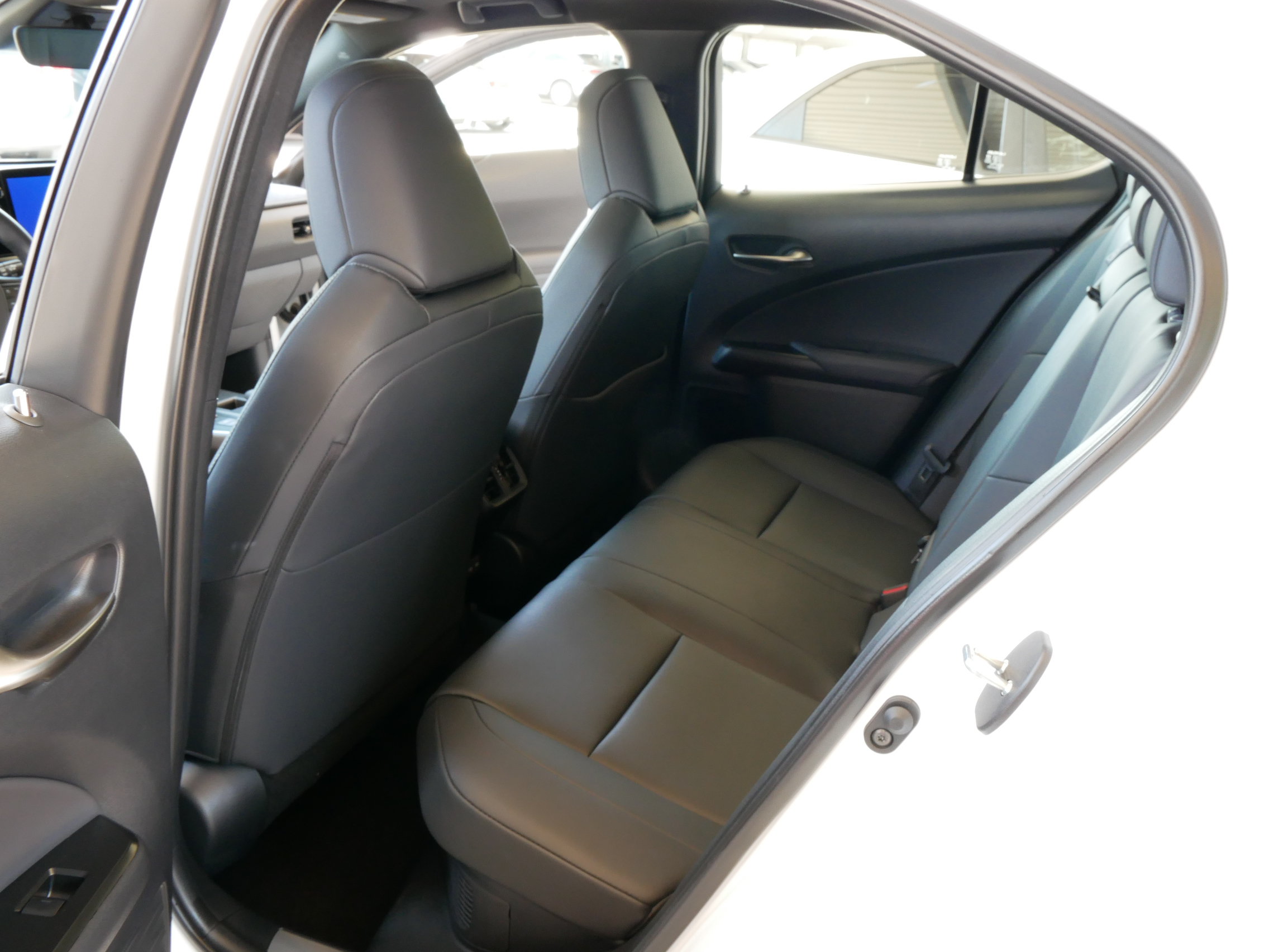 Used 2025 Lexus UX 300h FWD w/ Accessory Package (Z2) image 22
