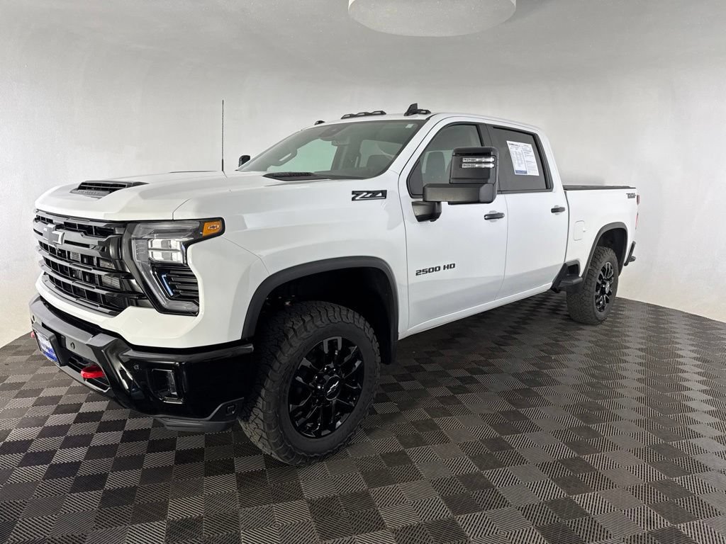 Used 2026 Chevrolet Silverado 2500 LT w/ Trail Boss Package AWD/4WD image 3