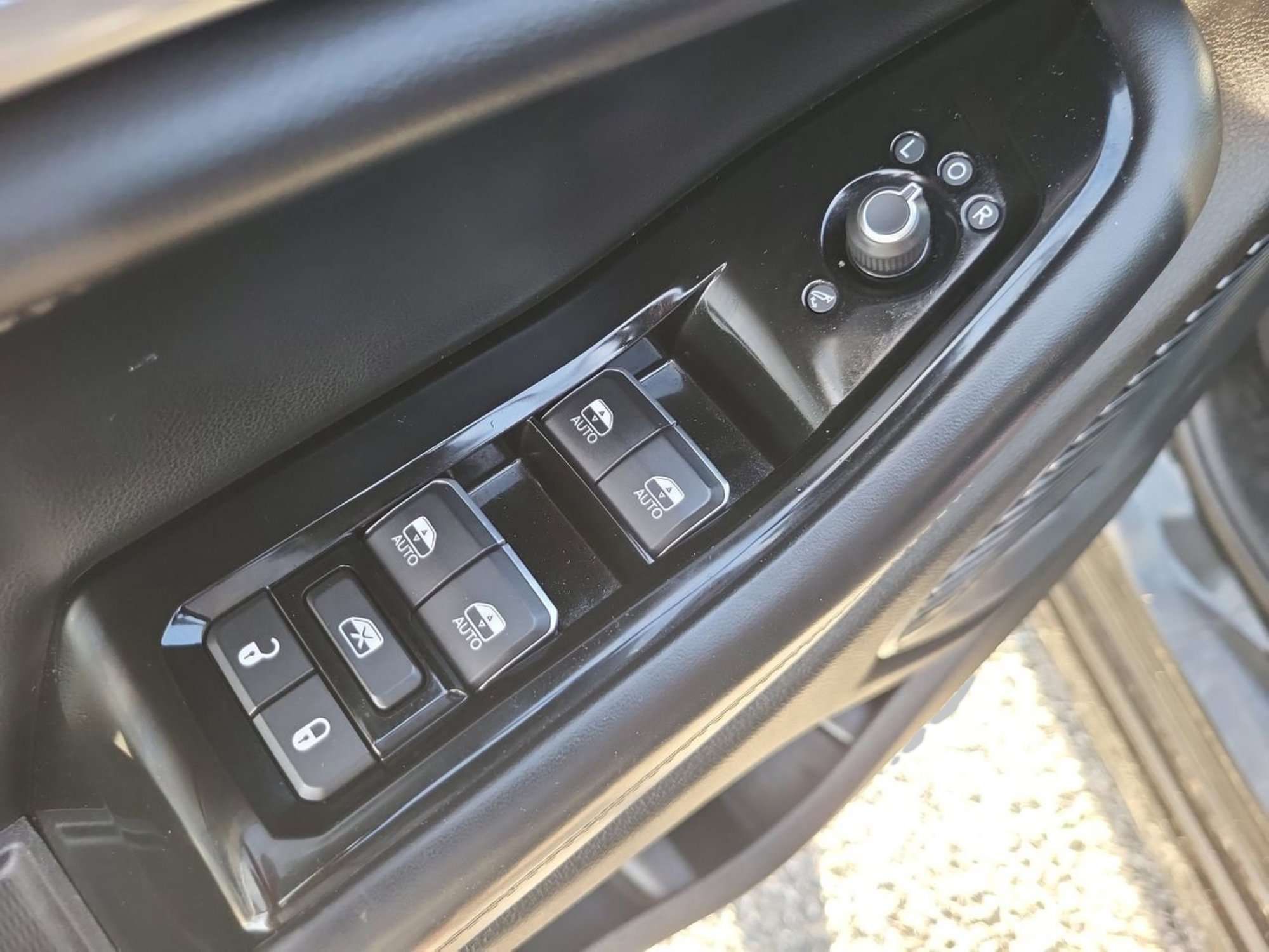 Used 2022 Jeep Grand Cherokee L Overland w/ Luxury Tech Group IV image 18