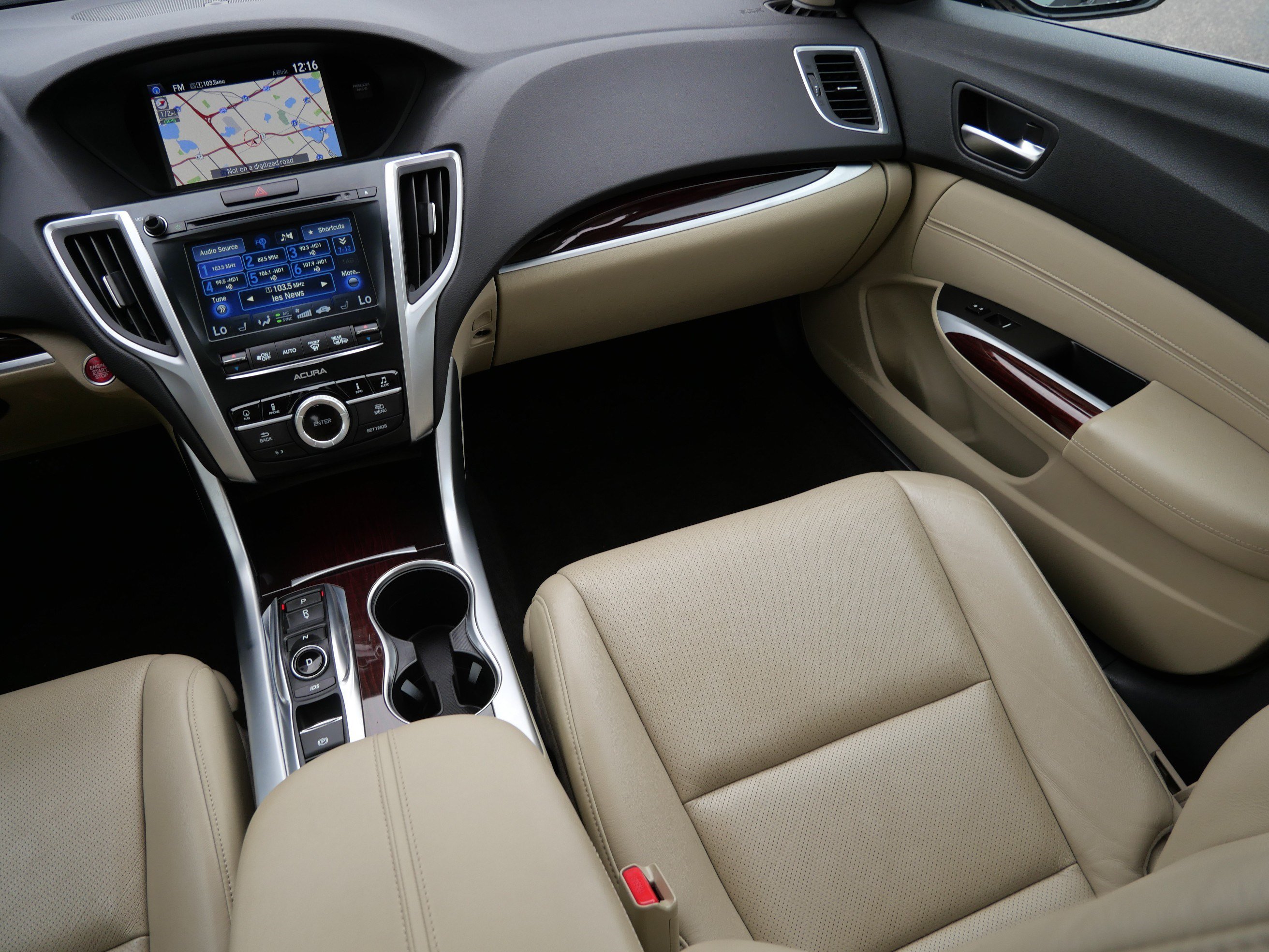 Used 2015 Acura TLX w/ Technology Package FWD image 11