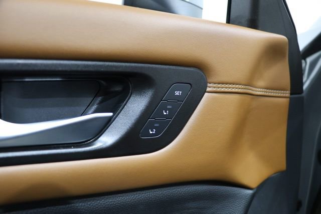 Used 2022 Nissan Pathfinder Platinum w/ Cargo Package image 21