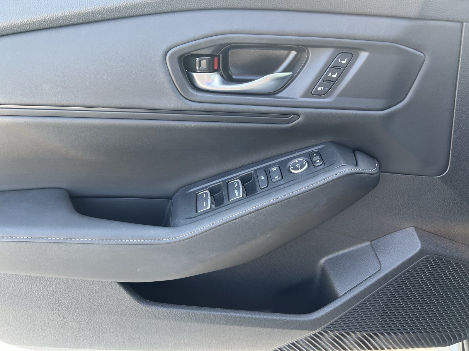 Used 2025 Honda Accord Sport image 14