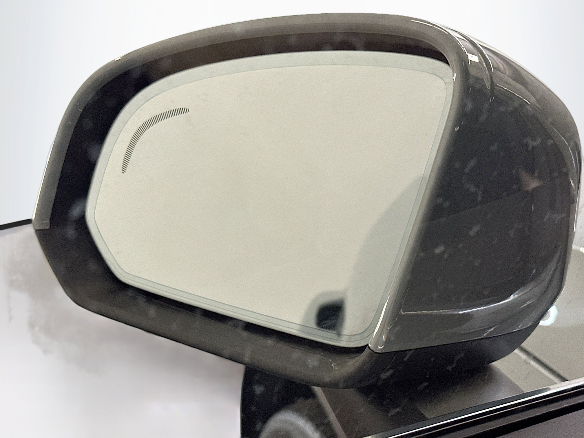 Used 2024 Volvo XC40 B5 Plus image 16