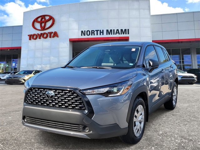 Used 2025 Toyota Corolla Cross L video 2