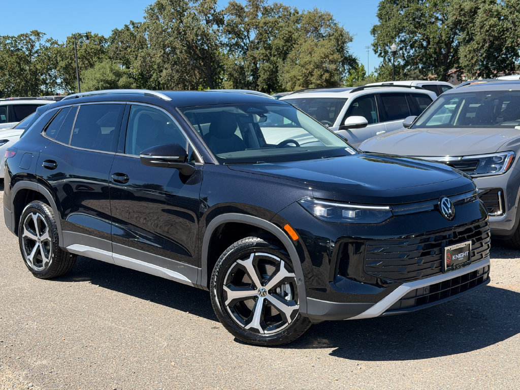 New 2026 Volkswagen Tiguan SE AWD/4WD image 3