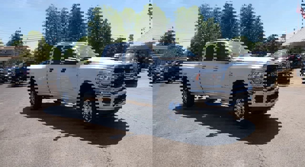 Used 2019 RAM 3500 Tradesman image 2