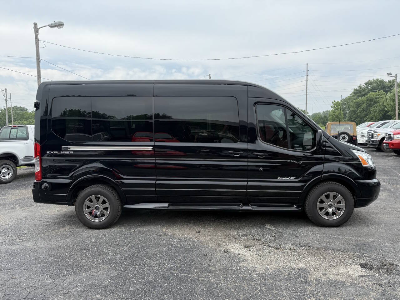 Used 2018 Ford Transit 250 148 Medium Roof w/ Exterior Upgrade Package RWD image 6