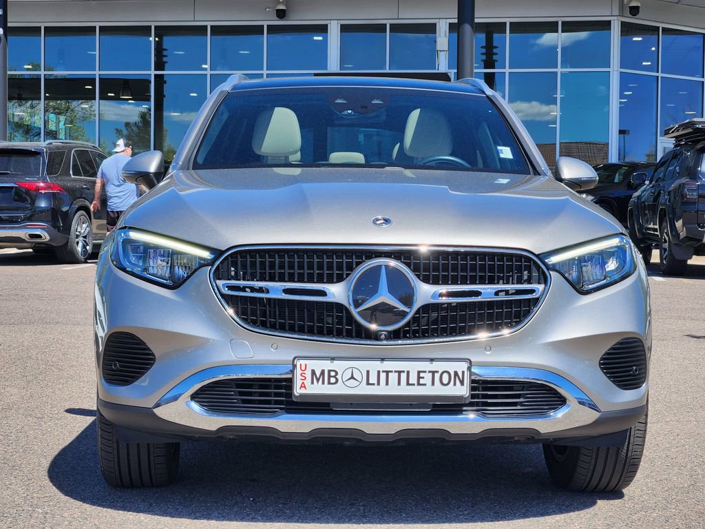 Used 2024 Mercedes-Benz GLC 300 4MATIC image 2