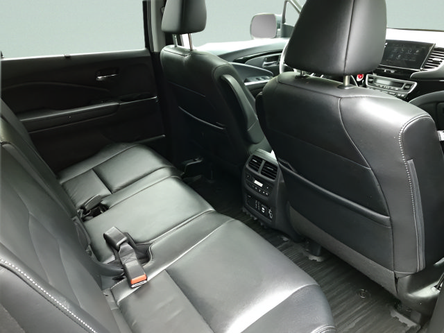 Used 2022 Honda Pilot Touring image 13