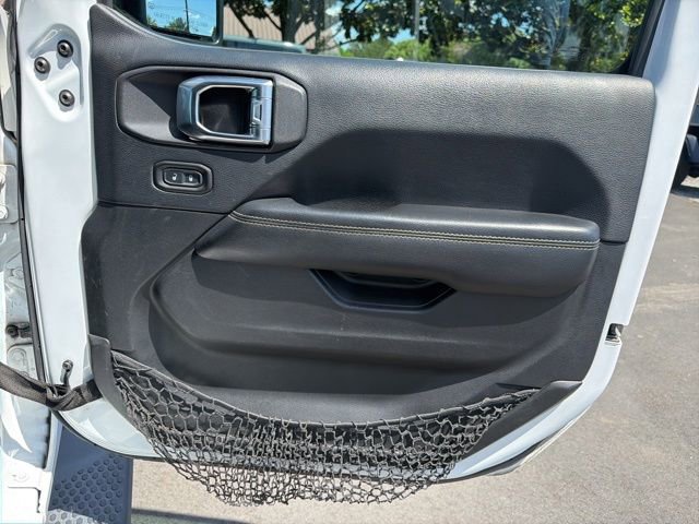 Used 2018 Jeep Wrangler Unlimited Sahara w/ Dual Top Group AWD/4WD image 8