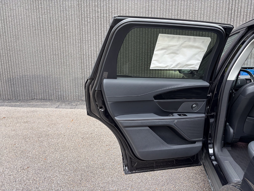 New 2026 Lincoln Nautilus Reserve w/ Jet Appearance Package AWD/4WD image 22