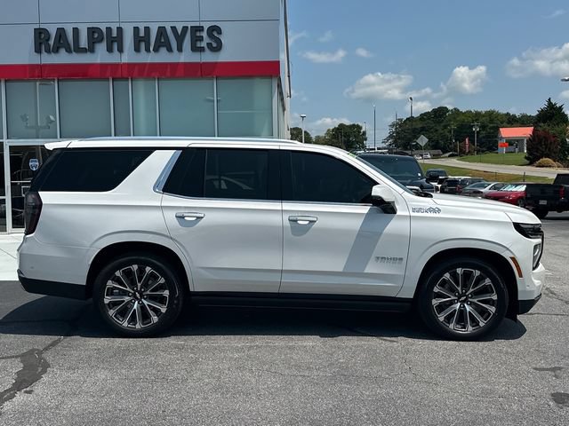 Used 2025 Chevrolet Tahoe High Country AWD/4WD image 2