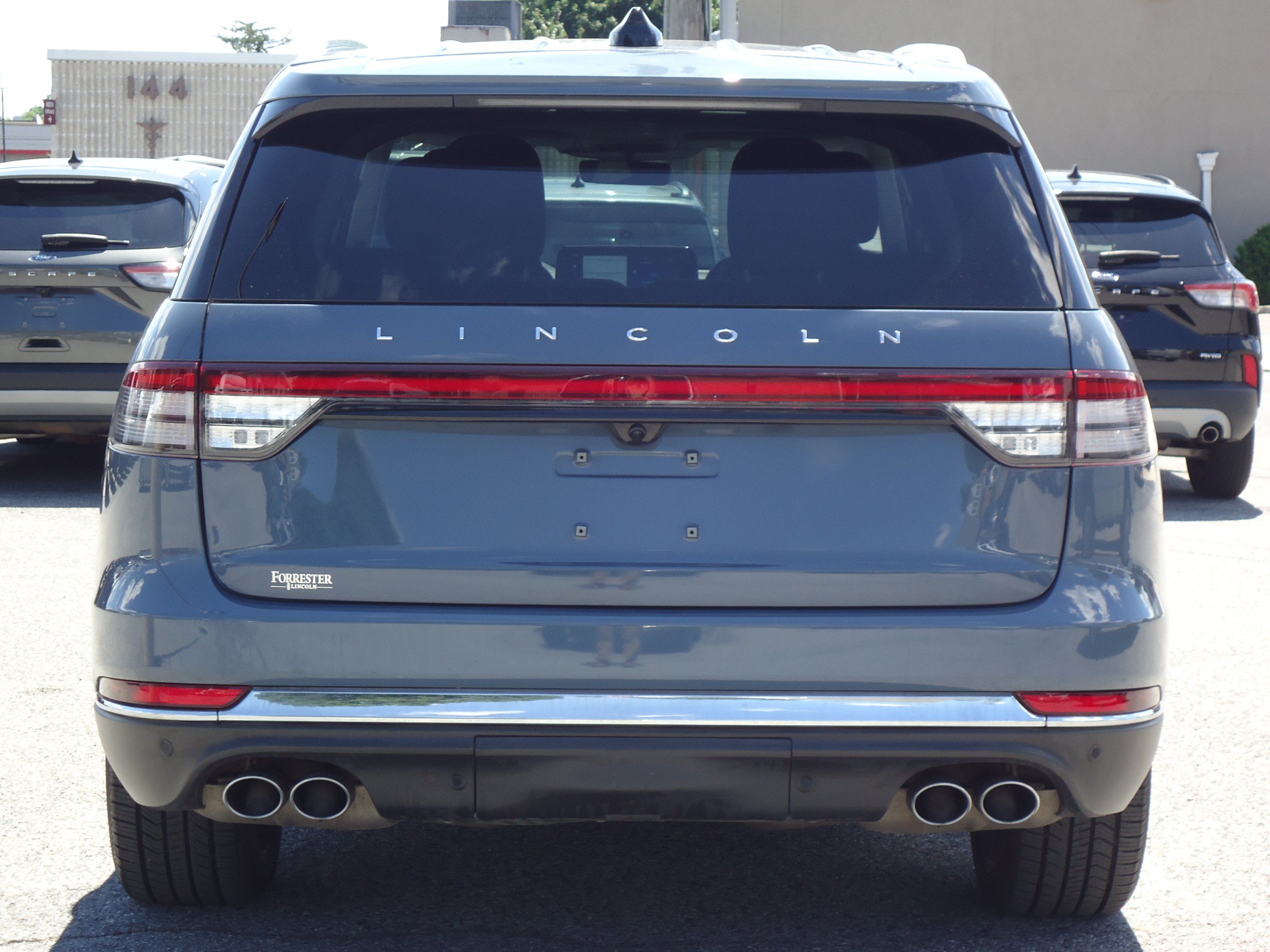 Used 2025 Lincoln Aviator Reserve w/ Equipment Group 201A AWD/4WD image 4