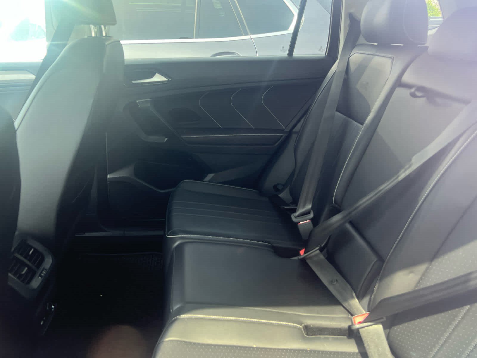 Used 2024 Volkswagen Tiguan SE AWD/4WD image 5