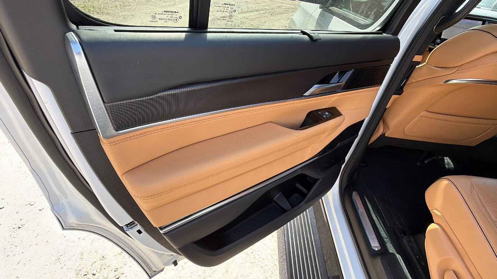 Used 2025 Jeep Grand Wagoneer Series III w/ Rear Seat Video Group 1 AWD/4WD image 24