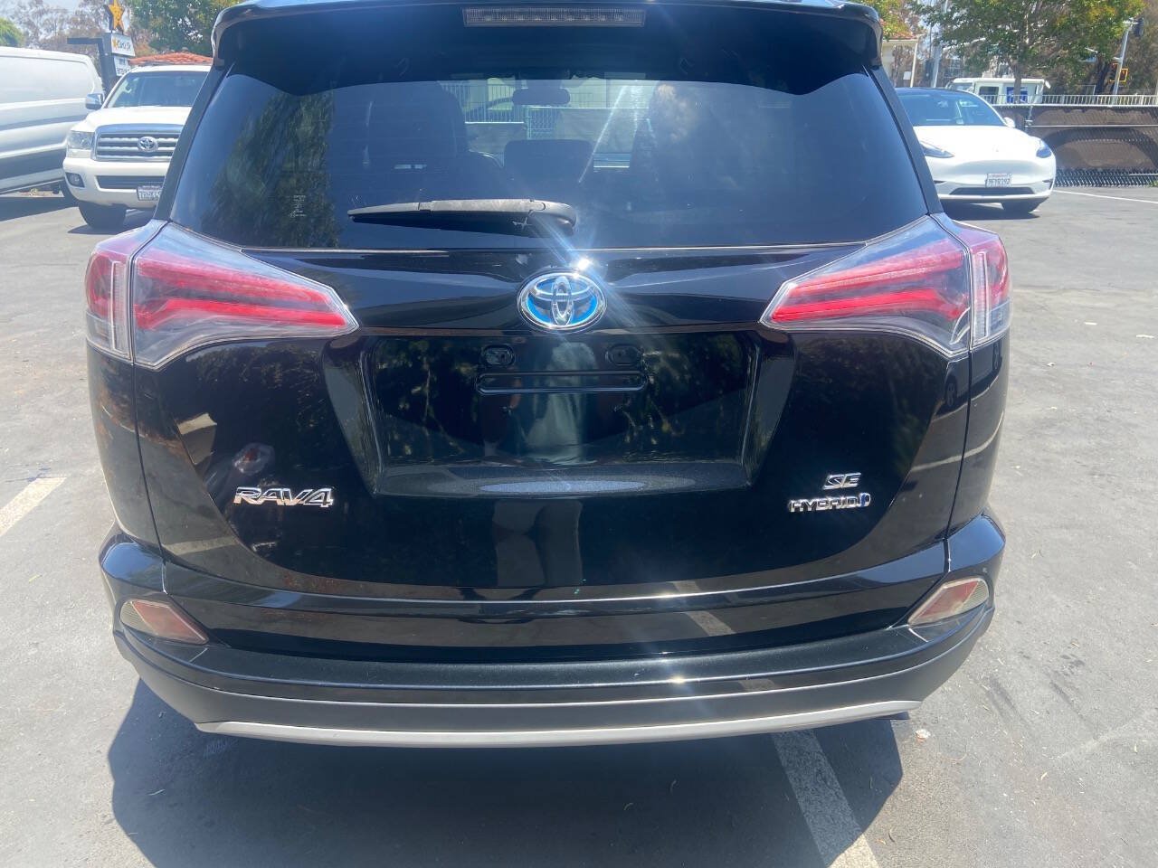 Used 2017 Toyota RAV4 SE AWD/4WD image 6
