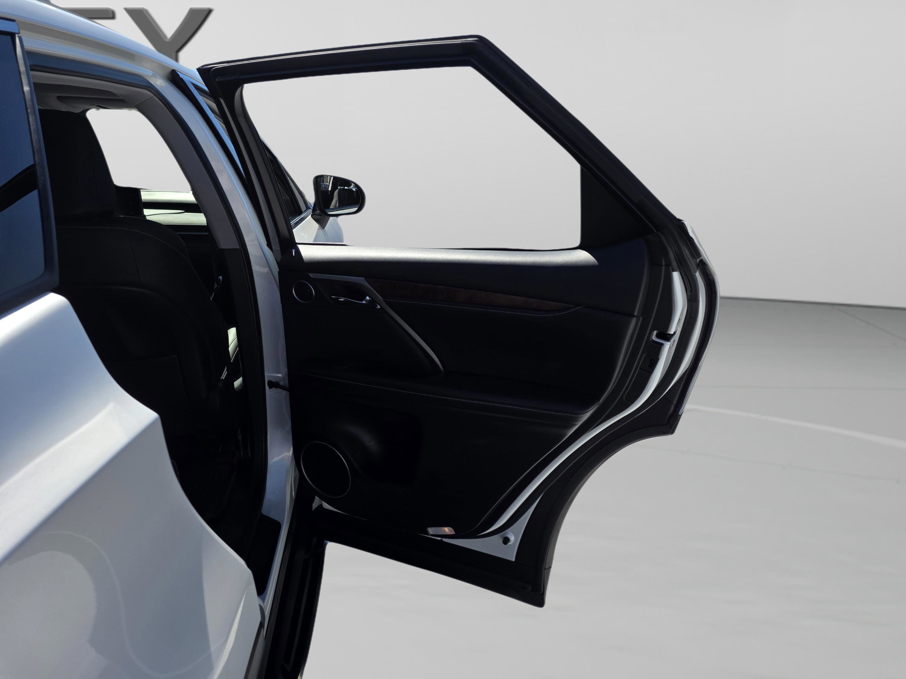 Certified 2022 Lexus RX 350L FWD w/ Premium Package image 23