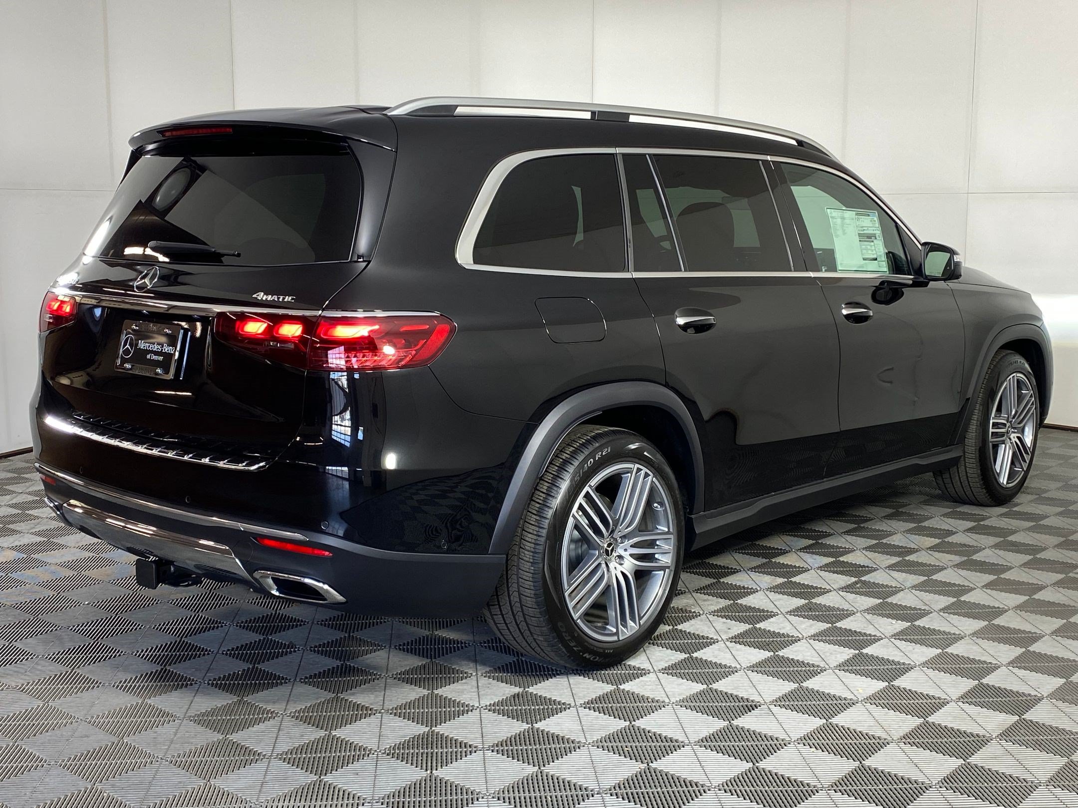 Used 2025 Mercedes-Benz GLS 450 4MATIC image 8
