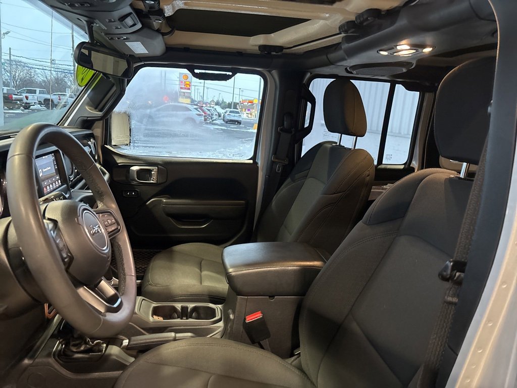 Used 2023 Jeep Wrangler Sport image 8