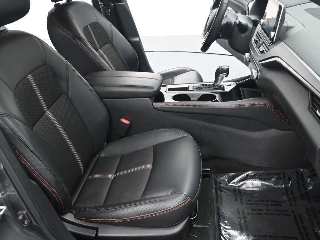 Used 2024 Nissan Altima 2.5 SR image 12