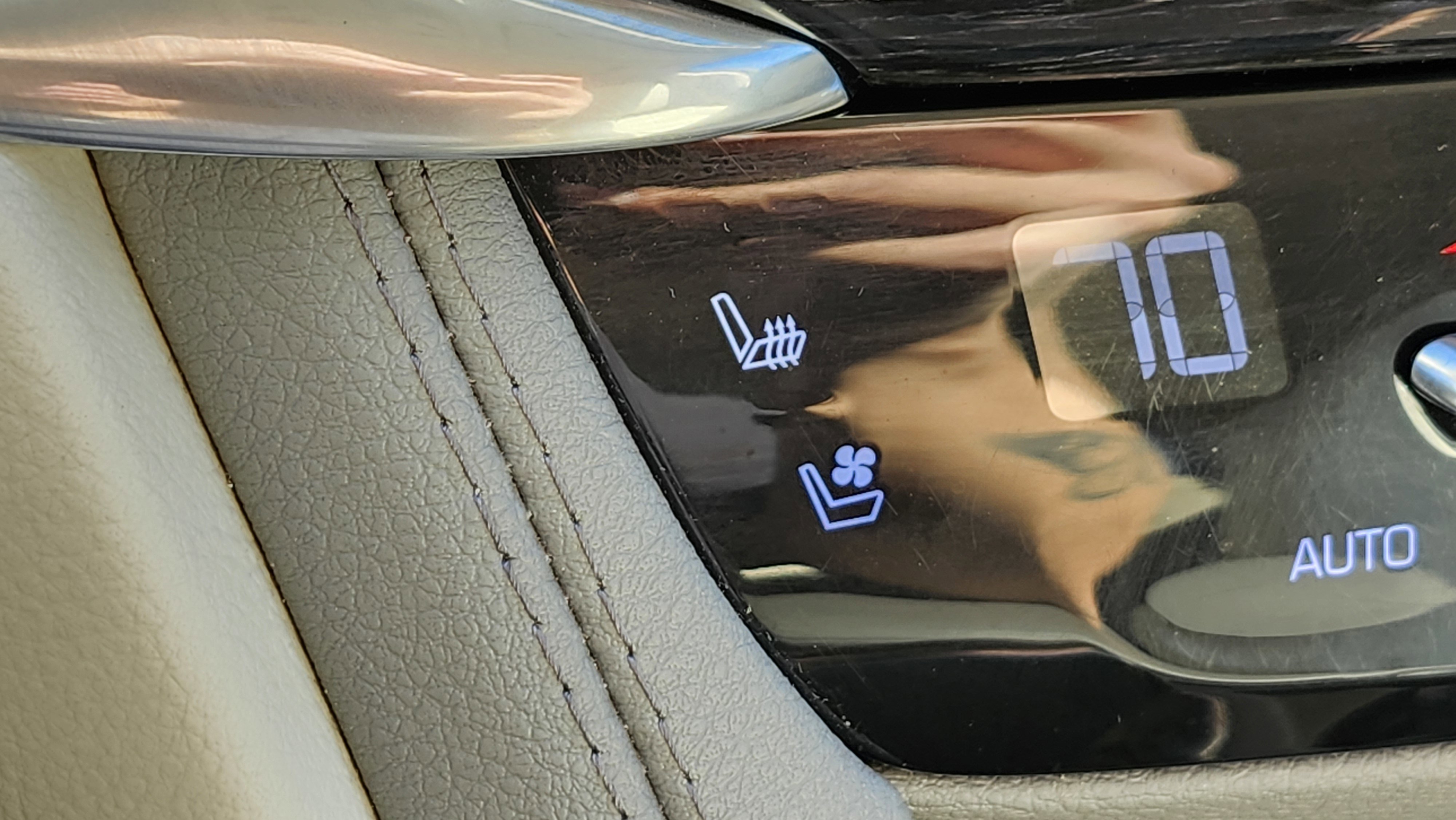 Used 2023 Cadillac XT6 Premium Luxury image 32