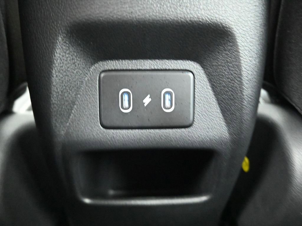 Used 2025 Hyundai Venue SEL image 15