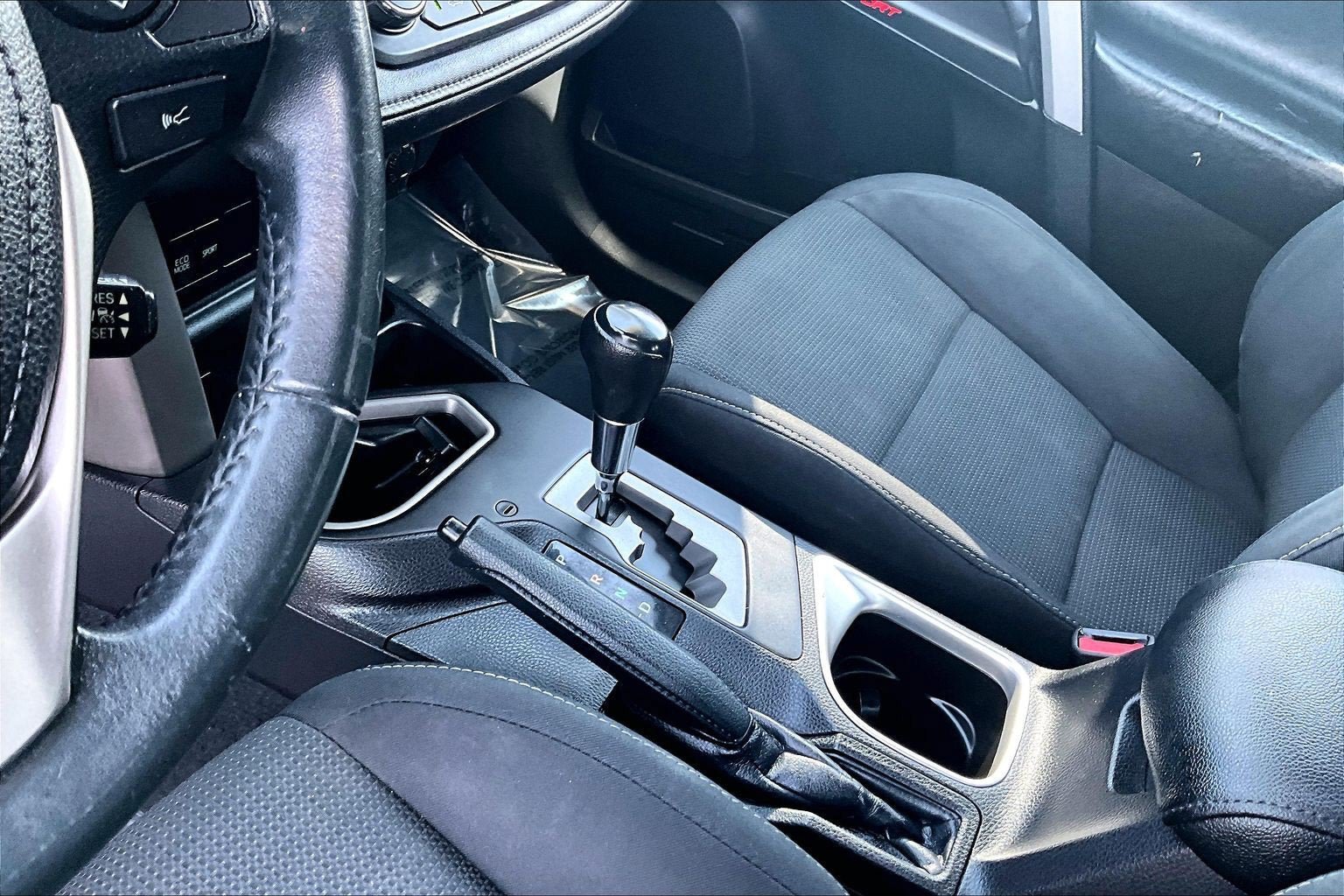 Used 2017 Toyota RAV4 XLE AWD/4WD image 16