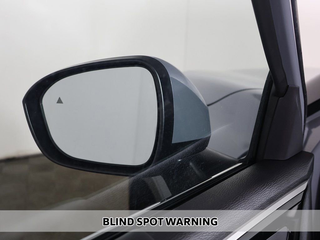 New 2026 Mitsubishi Outlander SE image 7