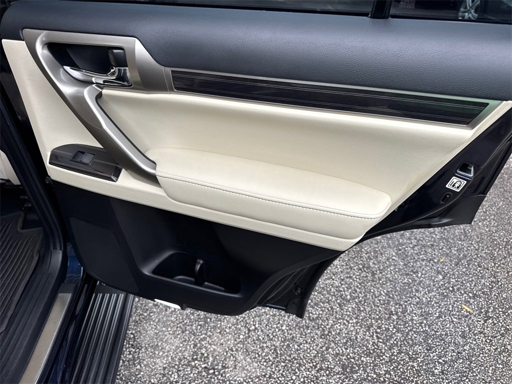 Used 2021 Lexus GX 460 Premium image 16