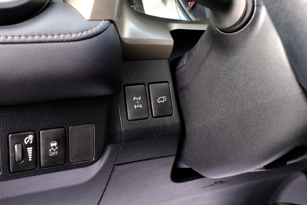 Used 2013 Toyota RAV4 Limited AWD/4WD image 15