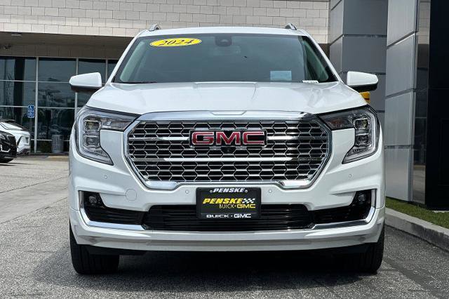 Certified 2024 GMC Terrain Denali w/ Denali Premium Package AWD/4WD image 9