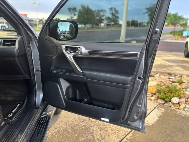 Used 2022 Lexus GX 460 Premium w/ Premium Package AWD/4WD image 33